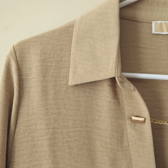 Michael Michael Kors Chain Accent Collared V-Neck Long Sleeve Blouse LARGE Tan - Picture 6 of 16